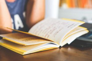 Der lautlose Pakt - Wenn der Doktortitel zur Ware wird